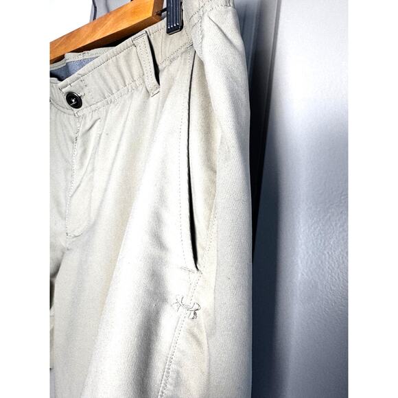 Under Armour Men’s 36x30 Khaki Performance Stretch Nylon Pants - Picture 3 of 7